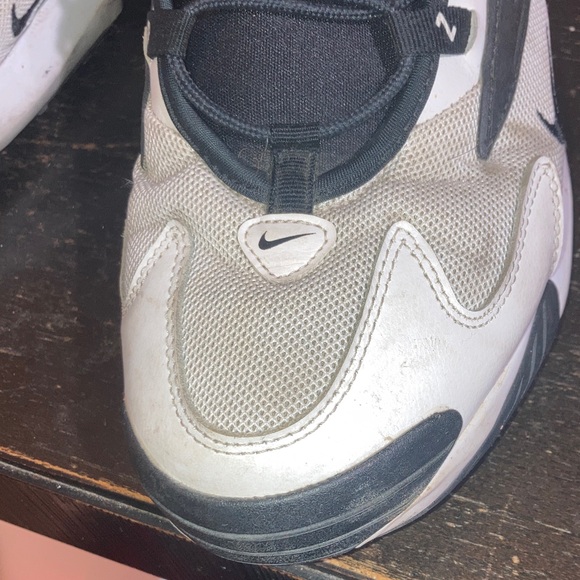 Nike Zoom Men's Black and White Sneakers - Picture 7 of 13